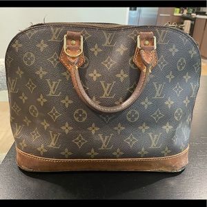 Louis Vuitton Monogram Alma PM- used